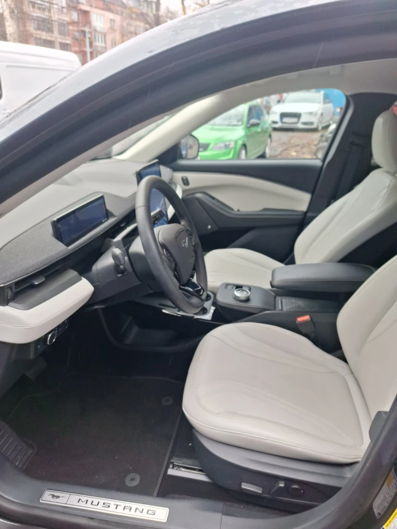 Ford Mustang Mach-E, снимка 7 - Автомобили и джипове - 52729940