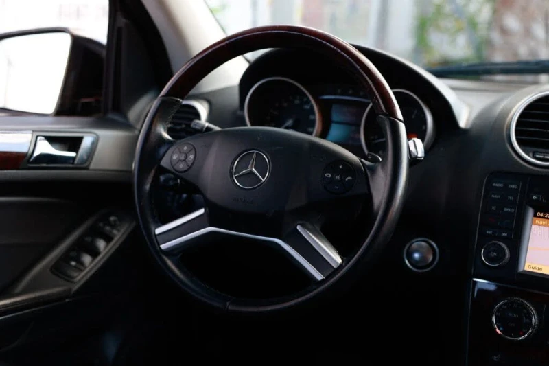 Mercedes-Benz ML 550 AMG/KAMEPA/CRUISE CONTROL/ПОДГРЕВ, снимка 8 - Автомобили и джипове - 52474415