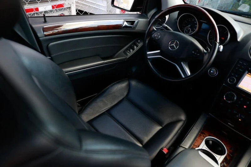 Mercedes-Benz ML 550 AMG/KAMEPA/CRUISE CONTROL/ПОДГРЕВ, снимка 11 - Автомобили и джипове - 52474415