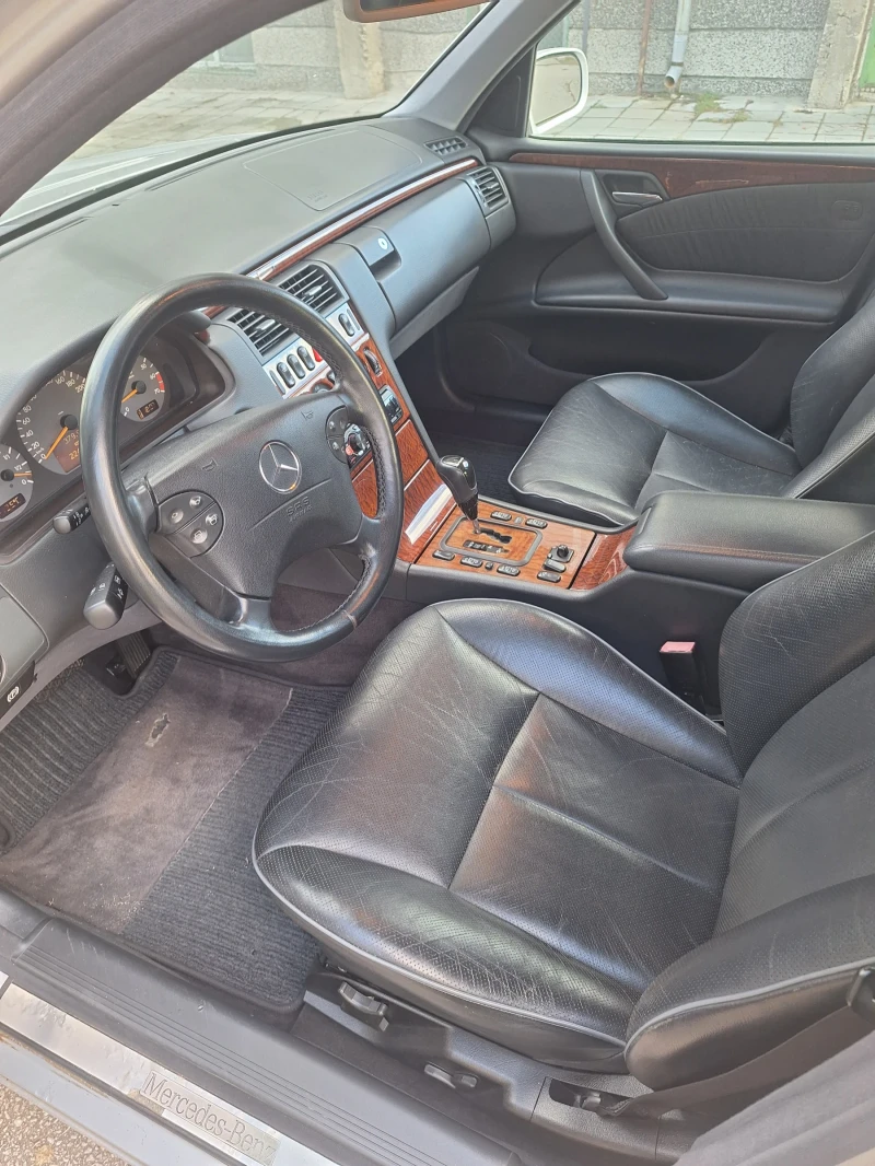 Mercedes-Benz E 280 Е280 бензин , снимка 10 - Автомобили и джипове - 52618550