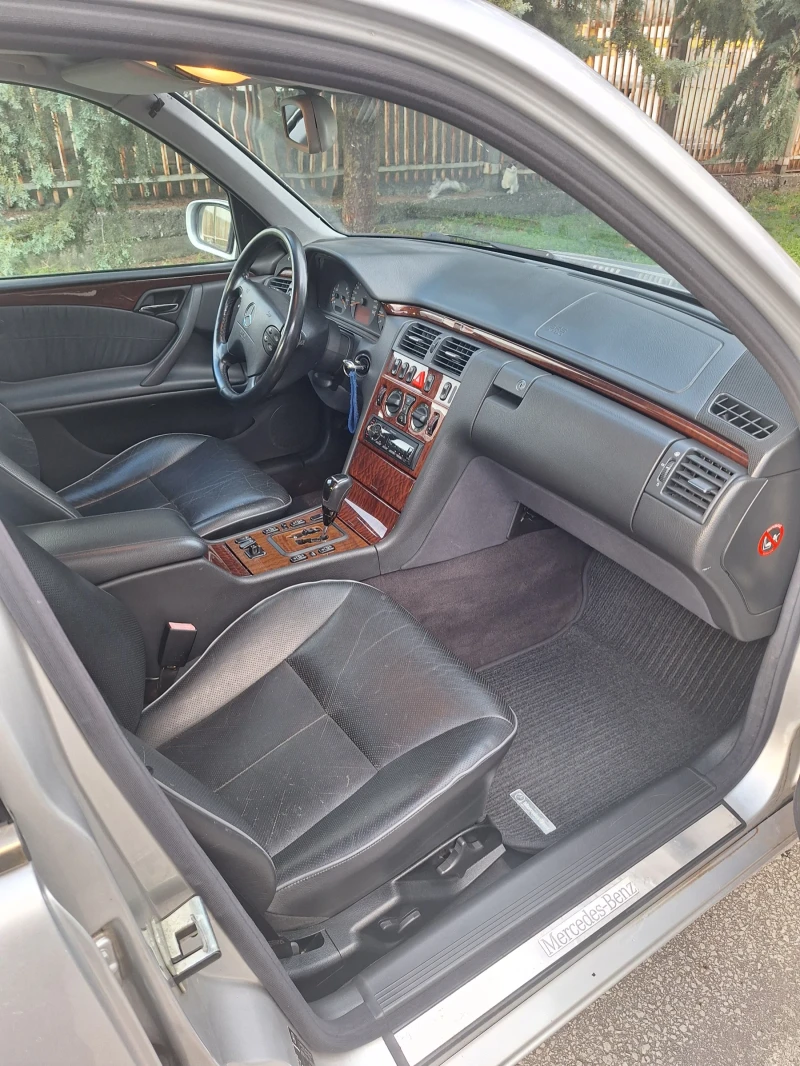Mercedes-Benz E 280 Е280 бензин , снимка 9 - Автомобили и джипове - 52618550