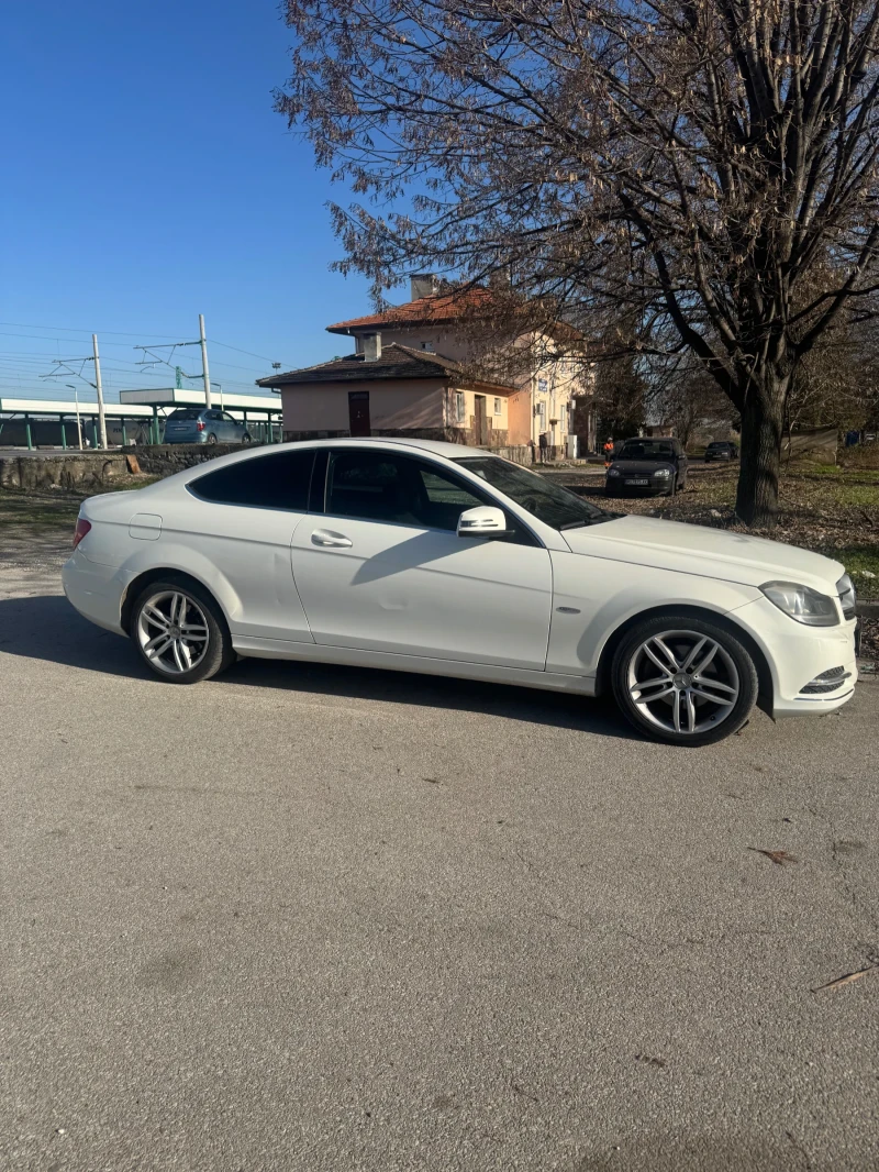 Mercedes-Benz C 220, снимка 2 - Автомобили и джипове - 53063506
