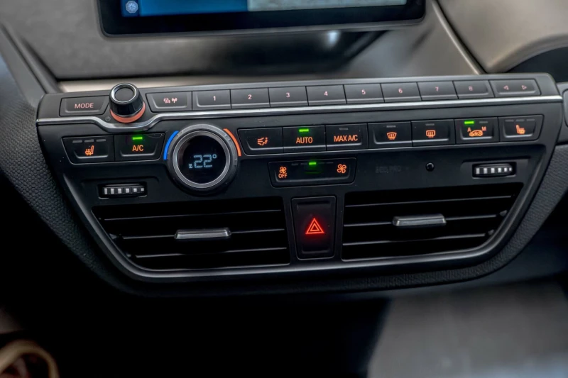 BMW i3 S/120ah/Adaptive LED/PDC/Подгрев/Камера/, снимка 10 - Автомобили и джипове - 53287395
