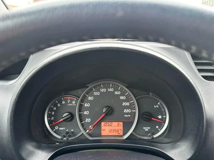Toyota Yaris  - изображение 10