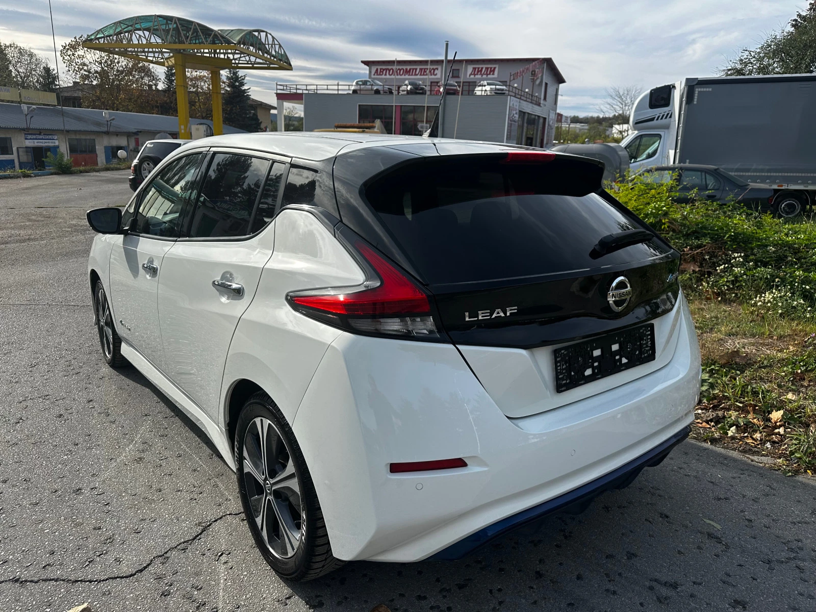 Nissan Leaf   - изображение 4