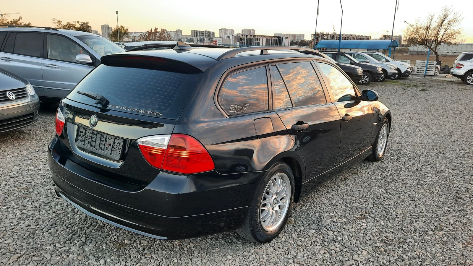 BMW 320 2.0 Бензин * Панорама * Нави * Подгрев * Автопилот - изображение 3