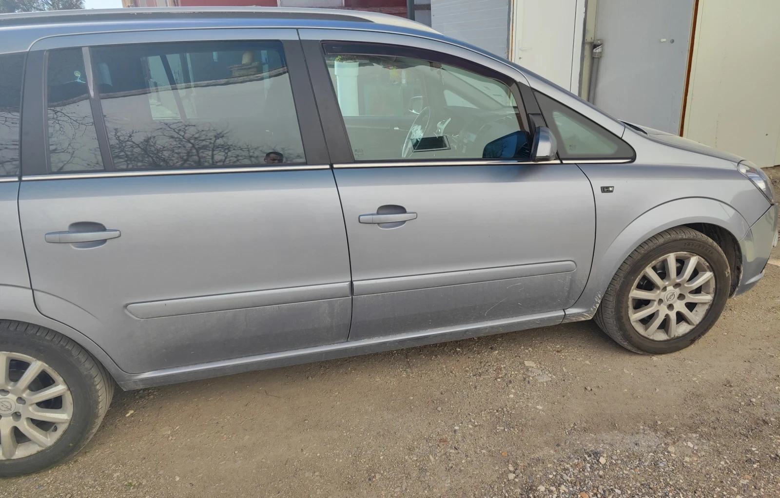 Opel Zafira 1.9 - изображение 3