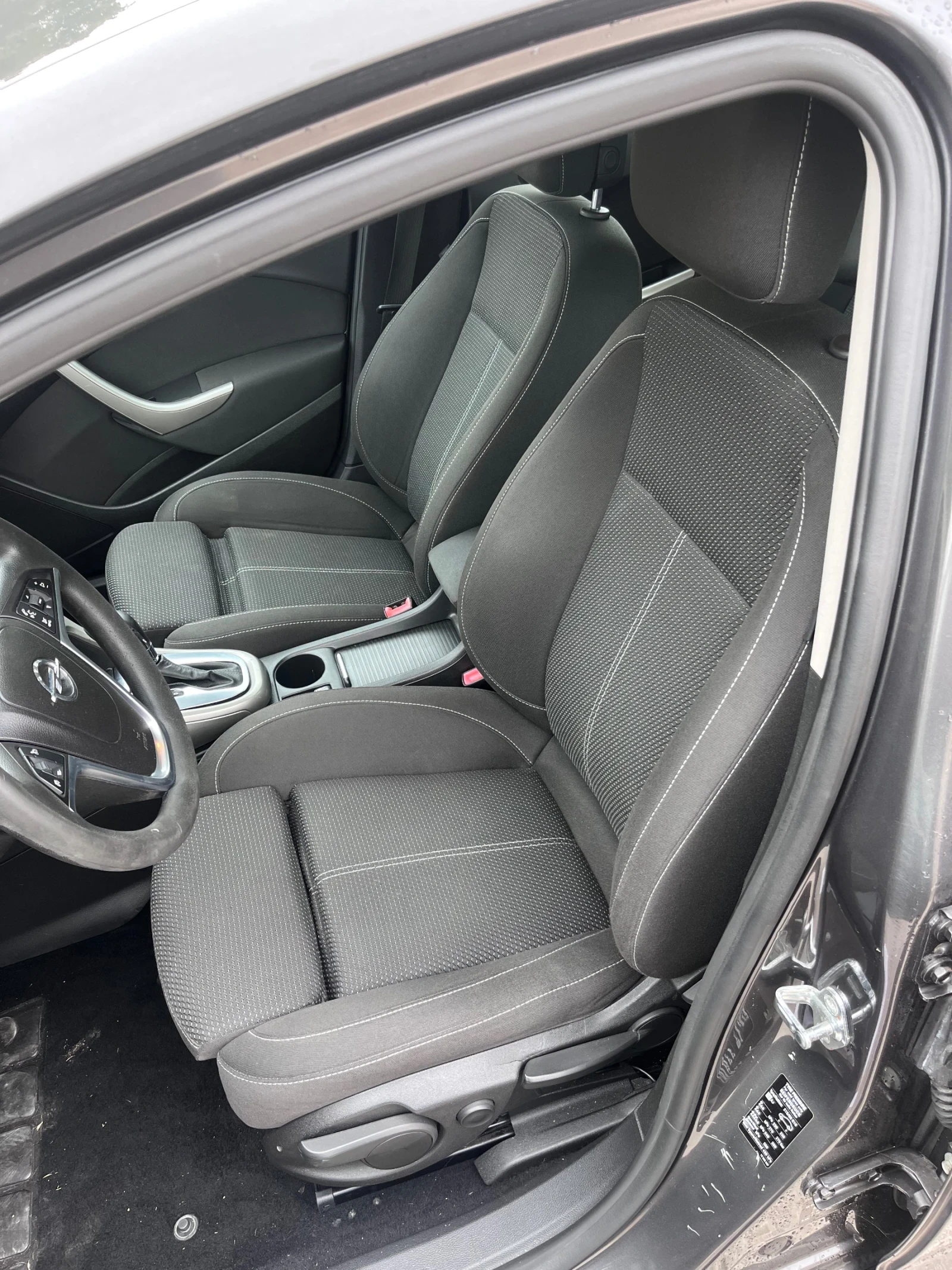 Opel Astra 2.0 CDTI автоматик - изображение 10