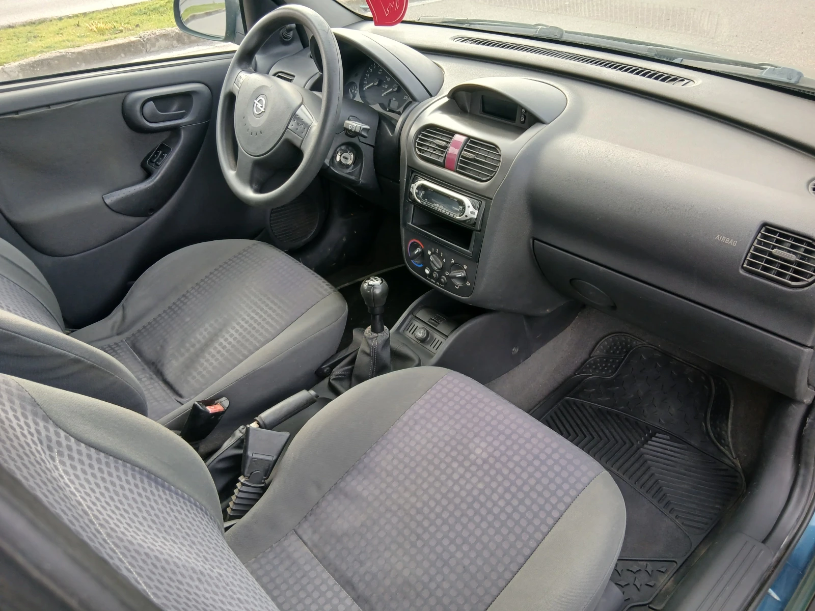 Opel Corsa 1.1 клима  гаражен - изображение 4