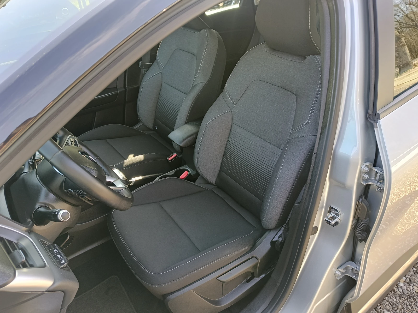 Renault Captur 1.5dci Автоматик, снимка 7 - Автомобили и джипове - 53804536