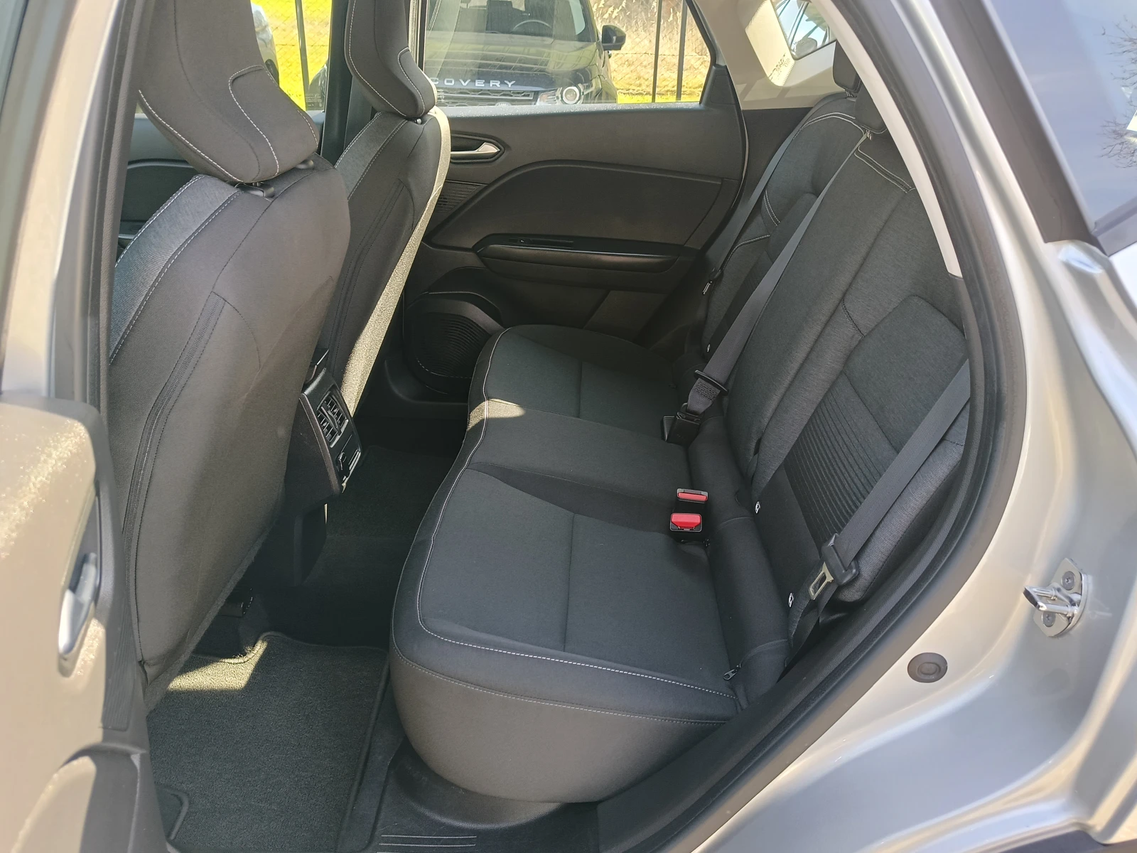 Renault Captur 1.5dci Автоматик, снимка 12 - Автомобили и джипове - 53804536