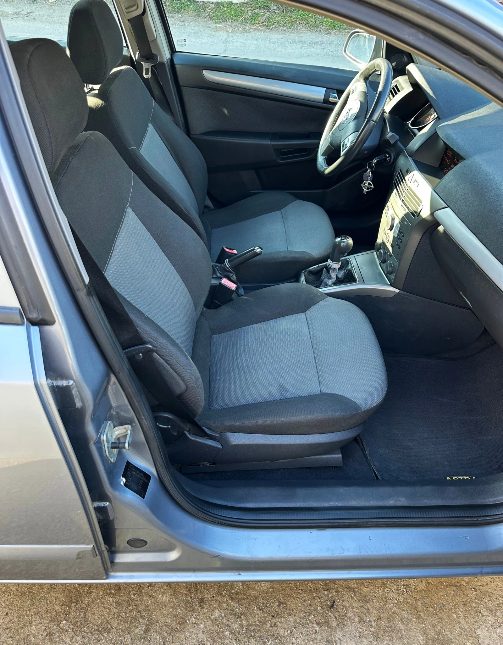 Opel Astra 1.7 CDTi 100hp, снимка 11 - Автомобили и джипове - 53819147