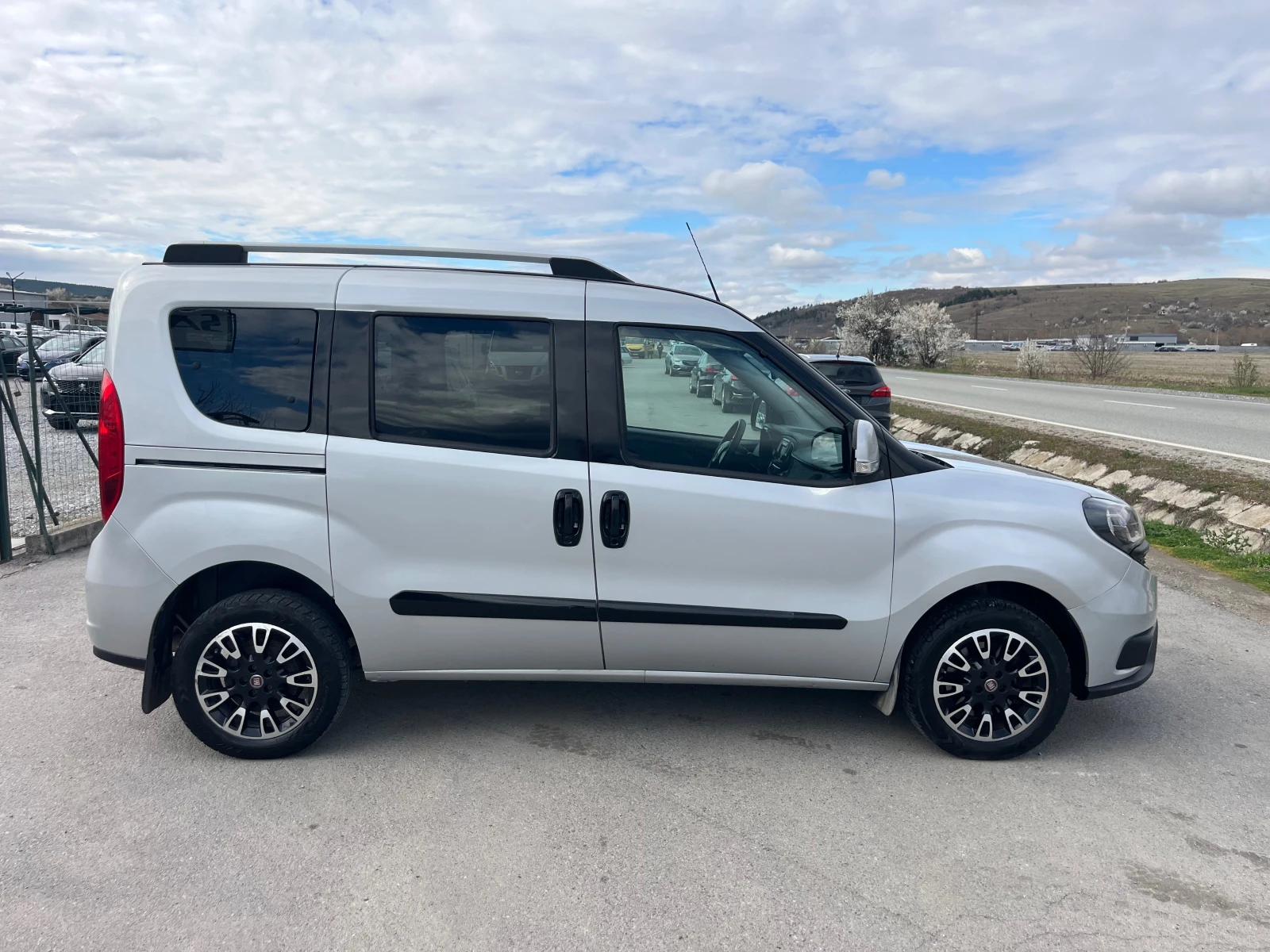 Fiat Doblo 1.4 Turbo , снимка 3 - Автомобили и джипове - 53829924