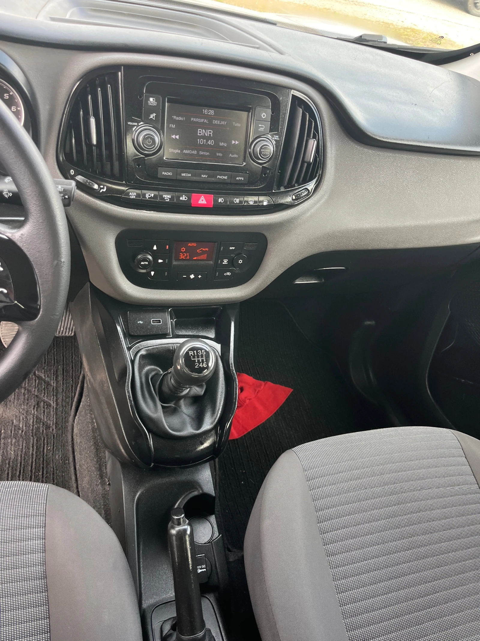 Fiat Doblo 1.4 Turbo , снимка 11 - Автомобили и джипове - 53829924