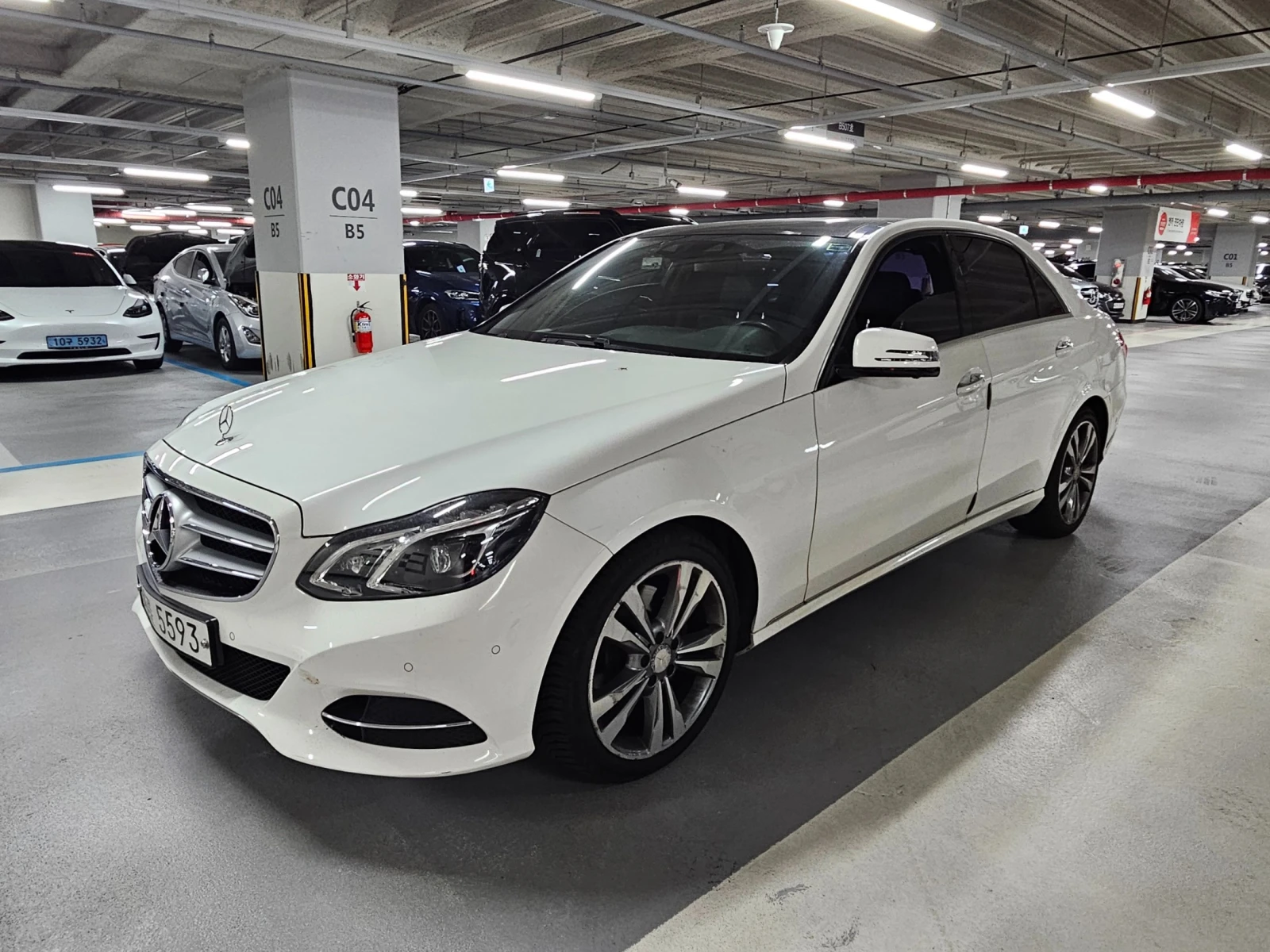 Mercedes-Benz E 350 4MATIC, снимка 2 - Автомобили и джипове - 54763135