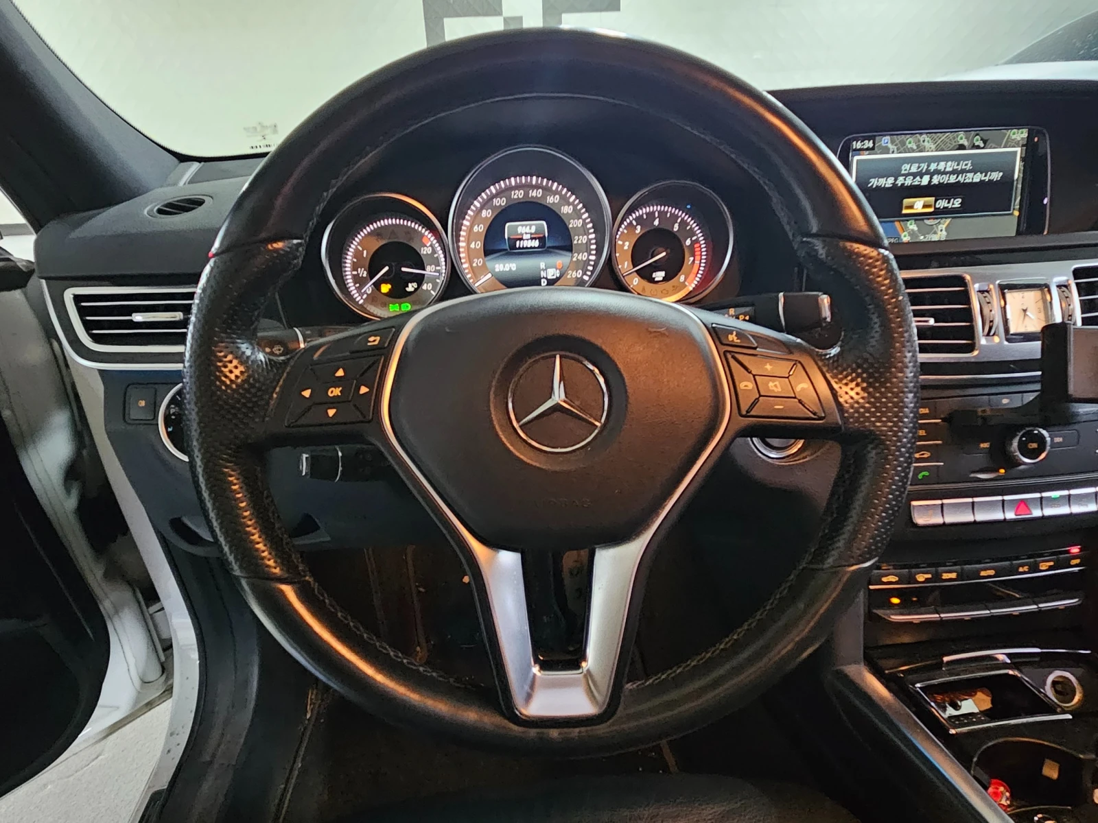 Mercedes-Benz E 350 4MATIC, снимка 6 - Автомобили и джипове - 54763135