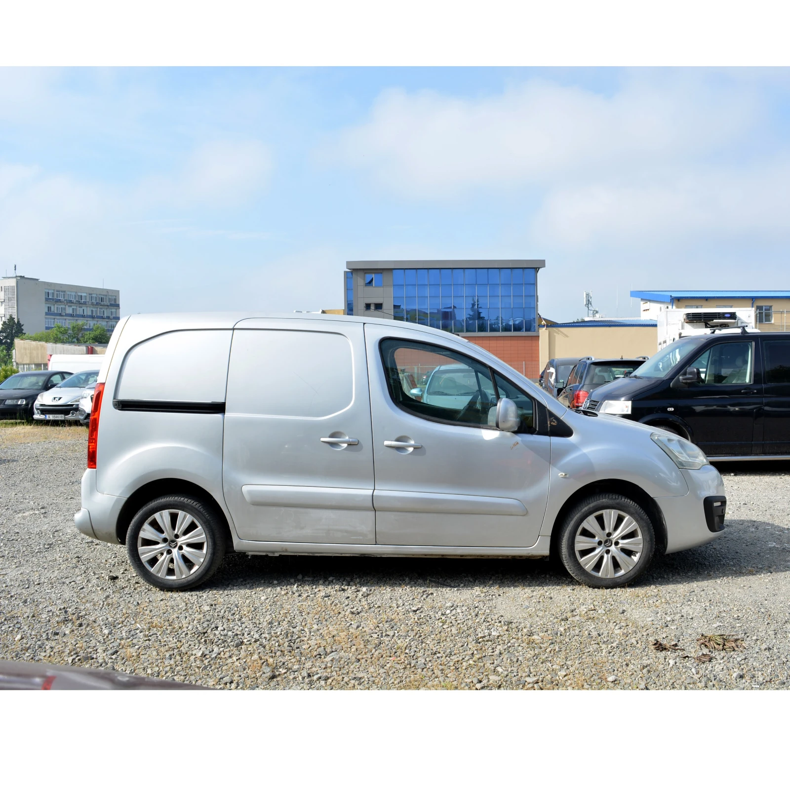 Citroen Berlingo 1.6 BlueHDI, снимка 4 - Автомобили и джипове - 54830558