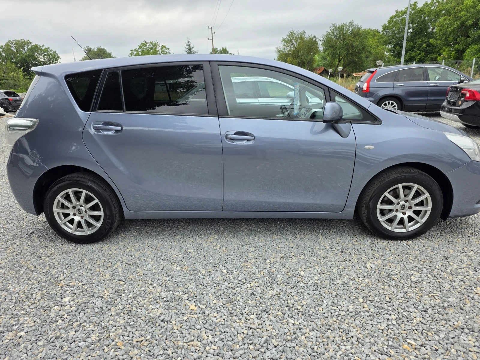 Toyota Verso 2.0d4d 126p.s kamera, navi, podgrev, снимка 4 - Автомобили и джипове - 55378913