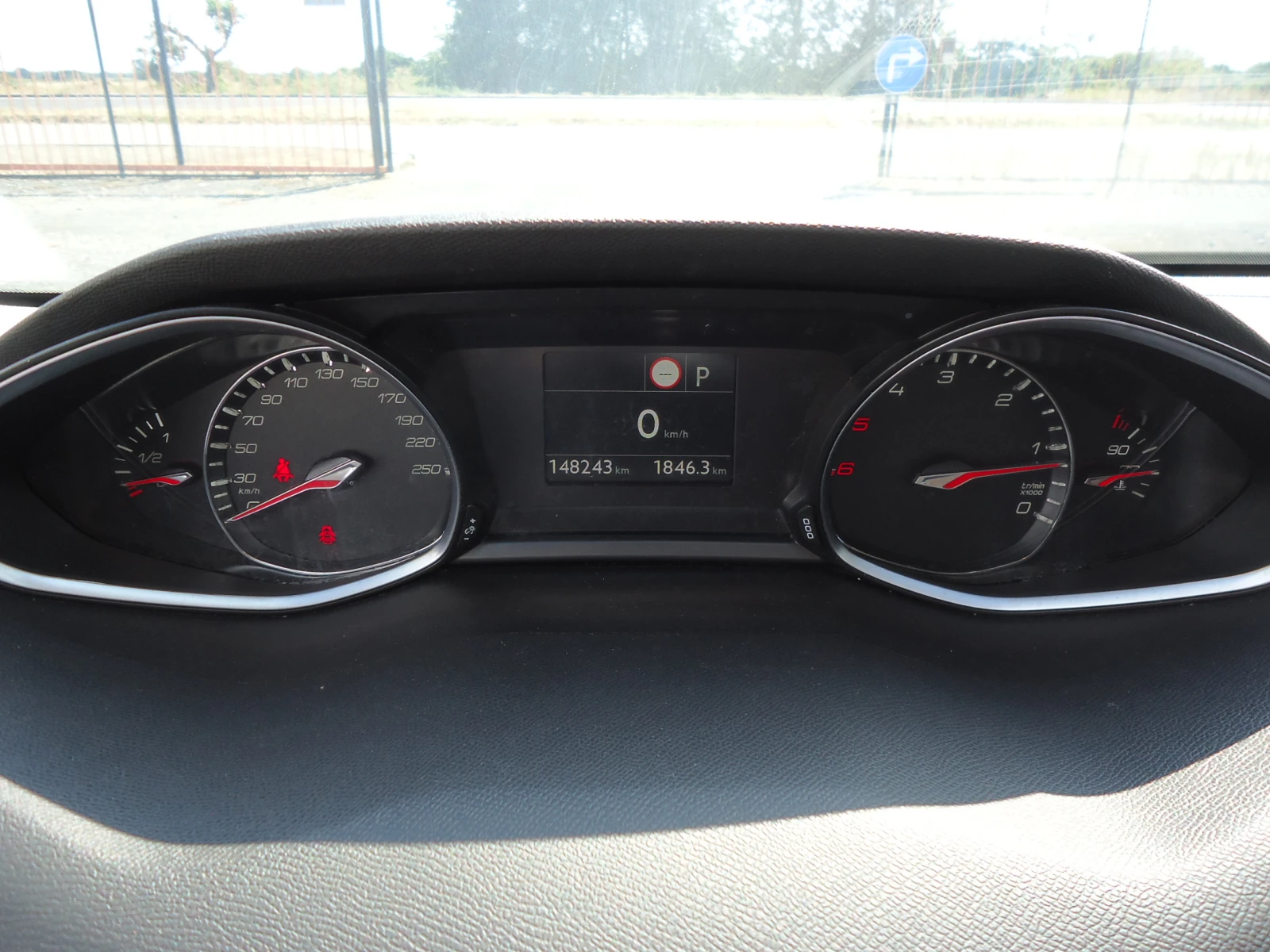 Peugeot 308 1.5 BlueHDI АВТОМАТИК, снимка 14 - Автомобили и джипове - 56071615