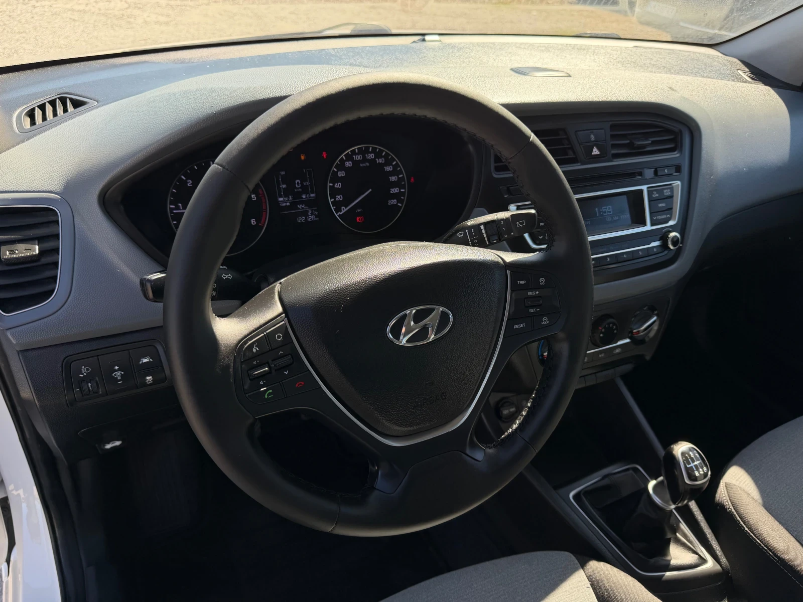 Hyundai I20 1.4 CRDI.KTEO. Comfort 90hp | Mobile.bg � ����������� 15