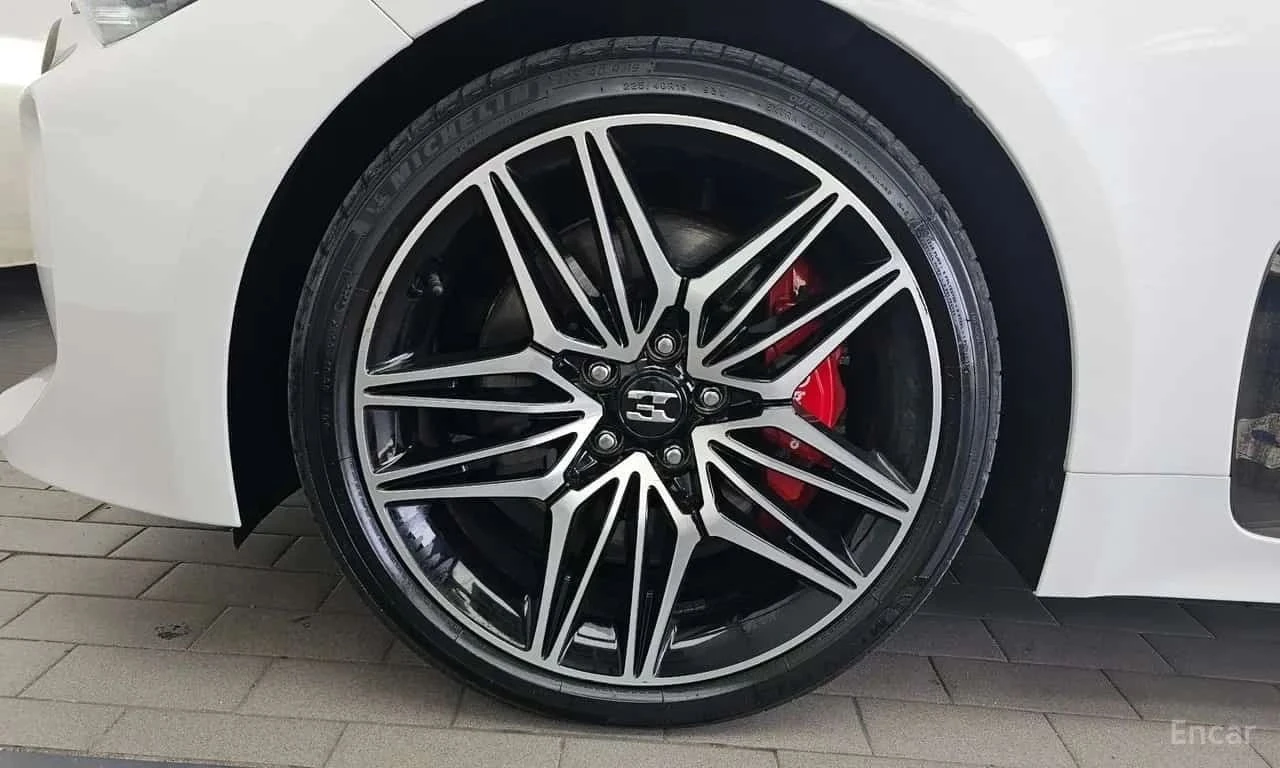 Kia Stinger, снимка 5 - Автомобили и джипове - 56727992