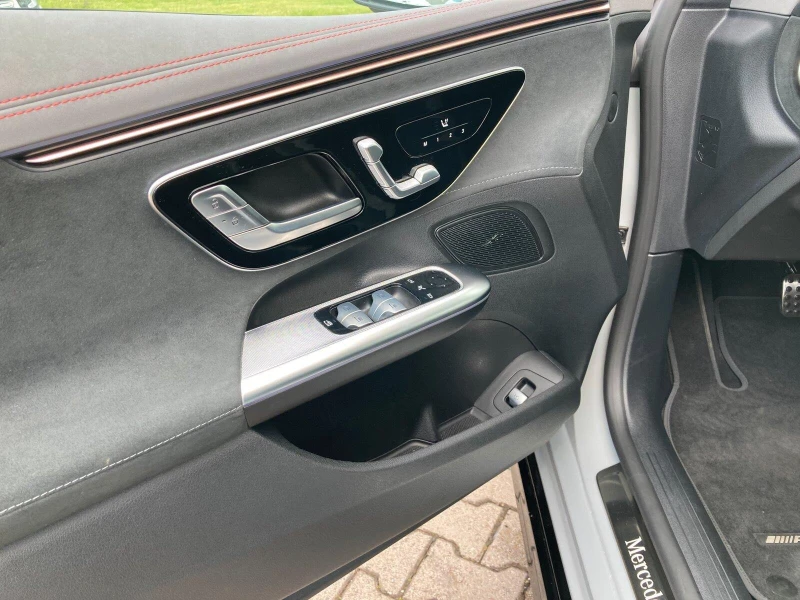 Mercedes-Benz EQE 300 AMG/AIRMATIC/NIGHT/ADVANCED/CAMERA/LED/KEYLESS, снимка 6 - Автомобили и джипове - 50876004