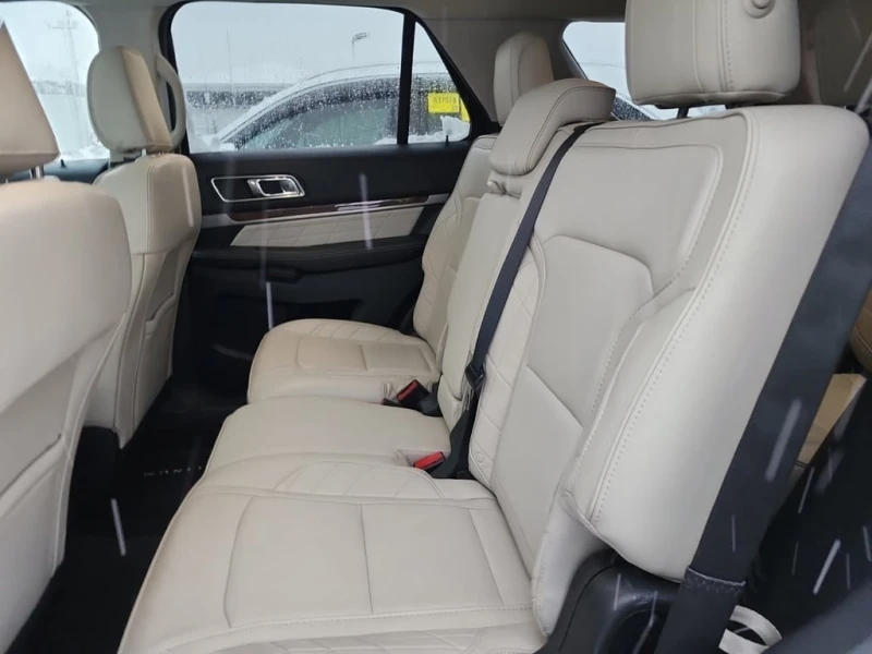 Ford Explorer * PLATINUM * CARFAX * БЕЗ ПЪРВОНАЧАЛНА ВНОСКА, снимка 13 - Автомобили и джипове - 52972745