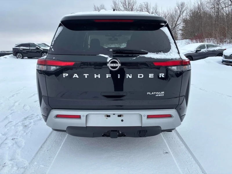 Nissan Pathfinder Platinum  CARFAX, снимка 4 - Автомобили и джипове - 53096349