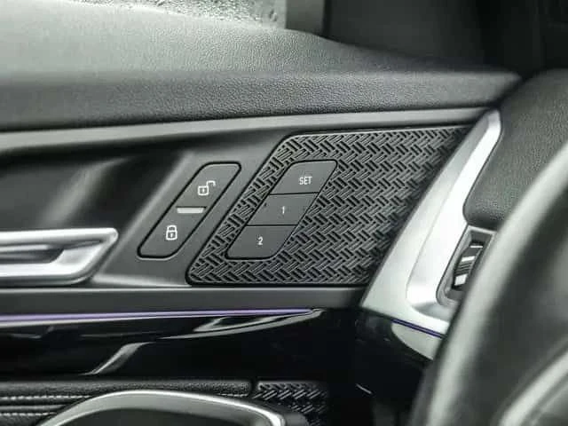 BMW X1 xDrive28i / Keyless / PANO / ПОДГРЕВИ, снимка 12 - Автомобили и джипове - 53538185