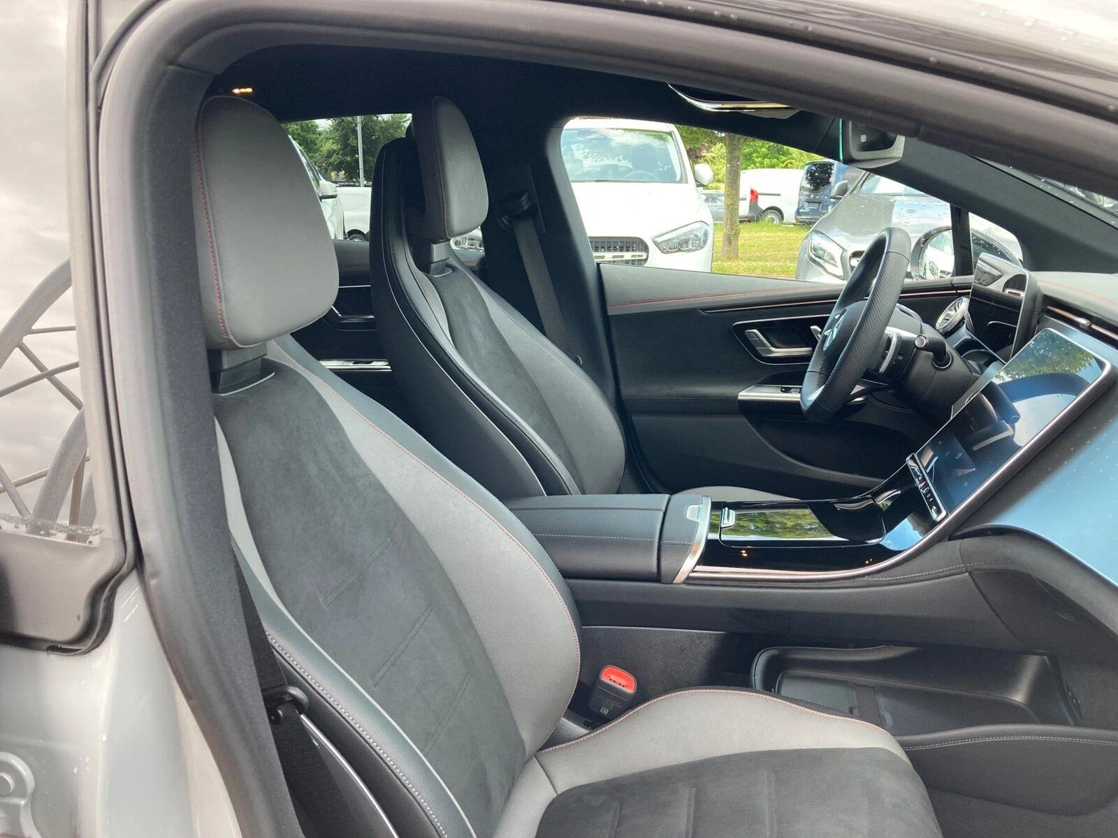 Mercedes-Benz EQE 300 AMG/AIRMATIC/NIGHT/ADVANCED/CAMERA/LED/KEYLESS | Mobile.bg   12