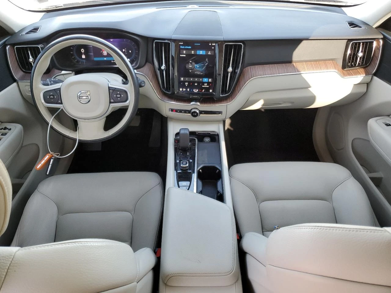 Volvo XC60 B5 MOMENTUM ФИКСИРАНА ЦЕНА! ГРАДУШКА - изображение 8