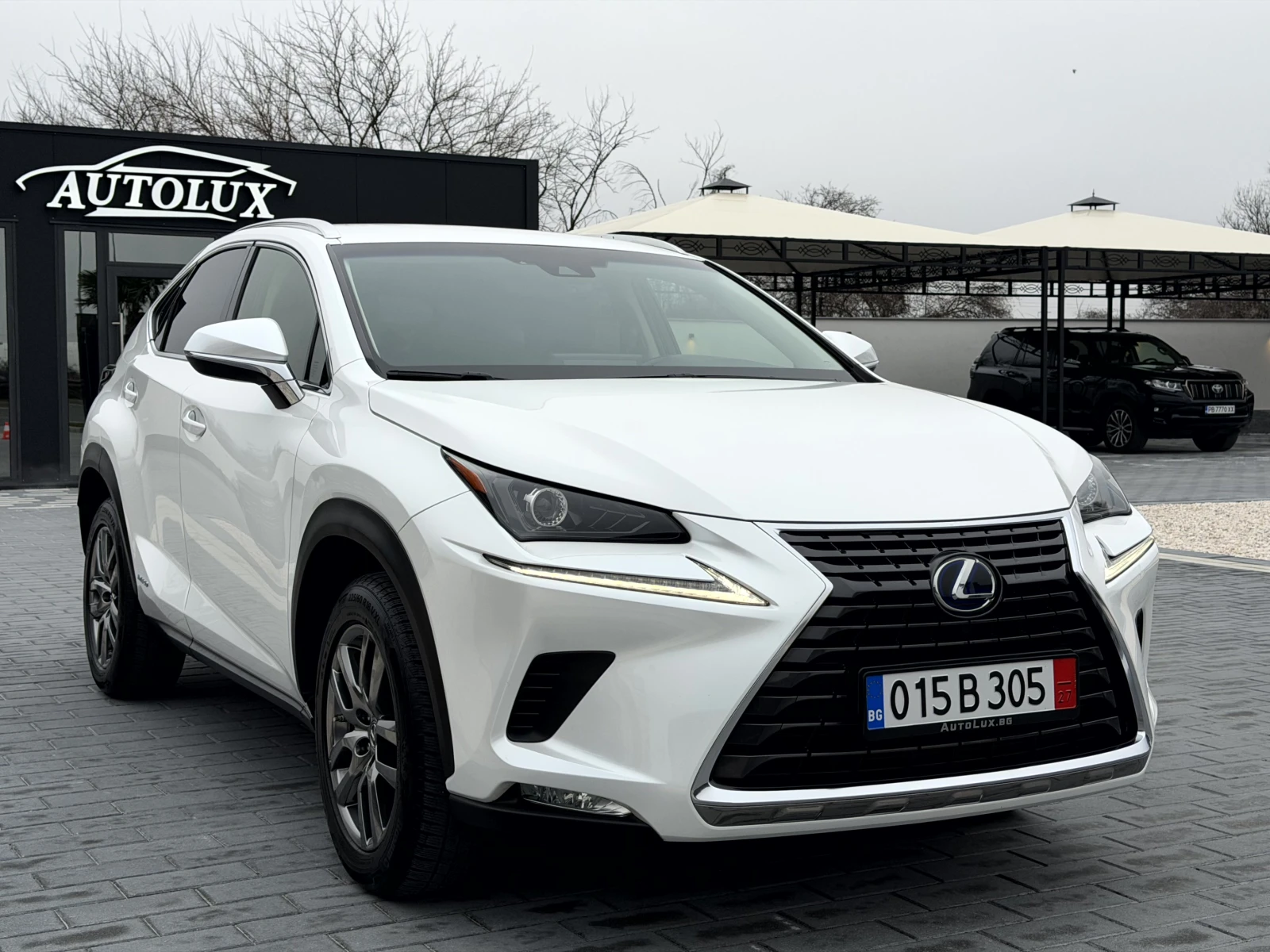 Lexus NX 300h В ГАРАНЦИЯ/ОБСЛУЖЕН 2.5HYBRID 4X4 FACELIFT - изображение 3