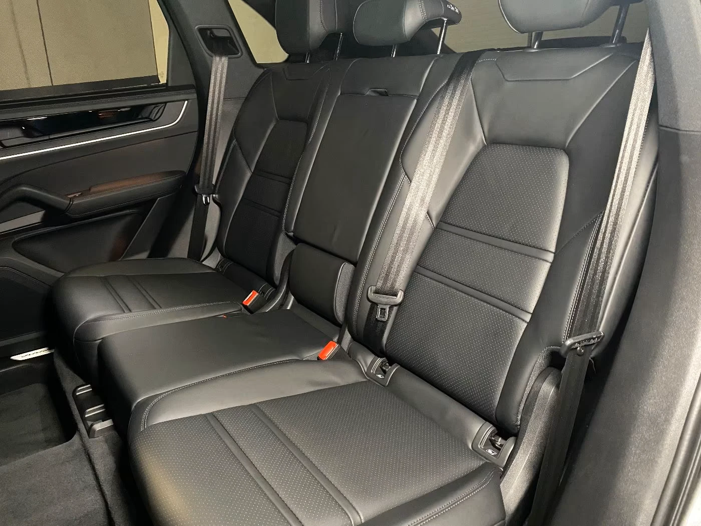 Porsche Cayenne S* E-HYBRID* PANO* HEAD-UP* BOSE* MEMORY* DISTR* , снимка 17 - Автомобили и джипове - 54449001