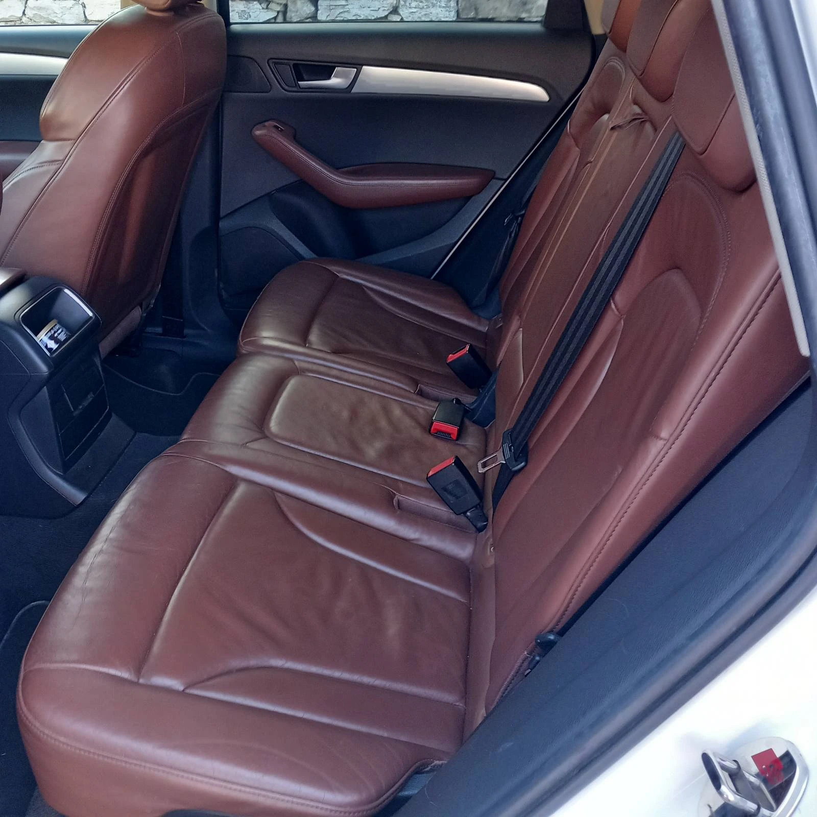 Audi Q5 2.0 TDI 6 скорости, снимка 9 - Автомобили и джипове - 55463115