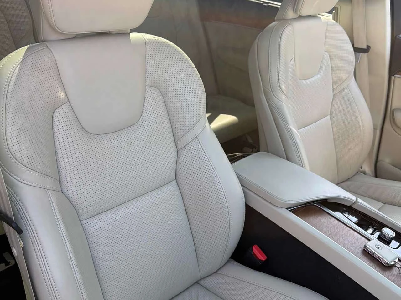 Volvo Xc90  Inscription/360/HUD/BOWERS&WILKINS, снимка 17 - Автомобили и джипове - 55566634
