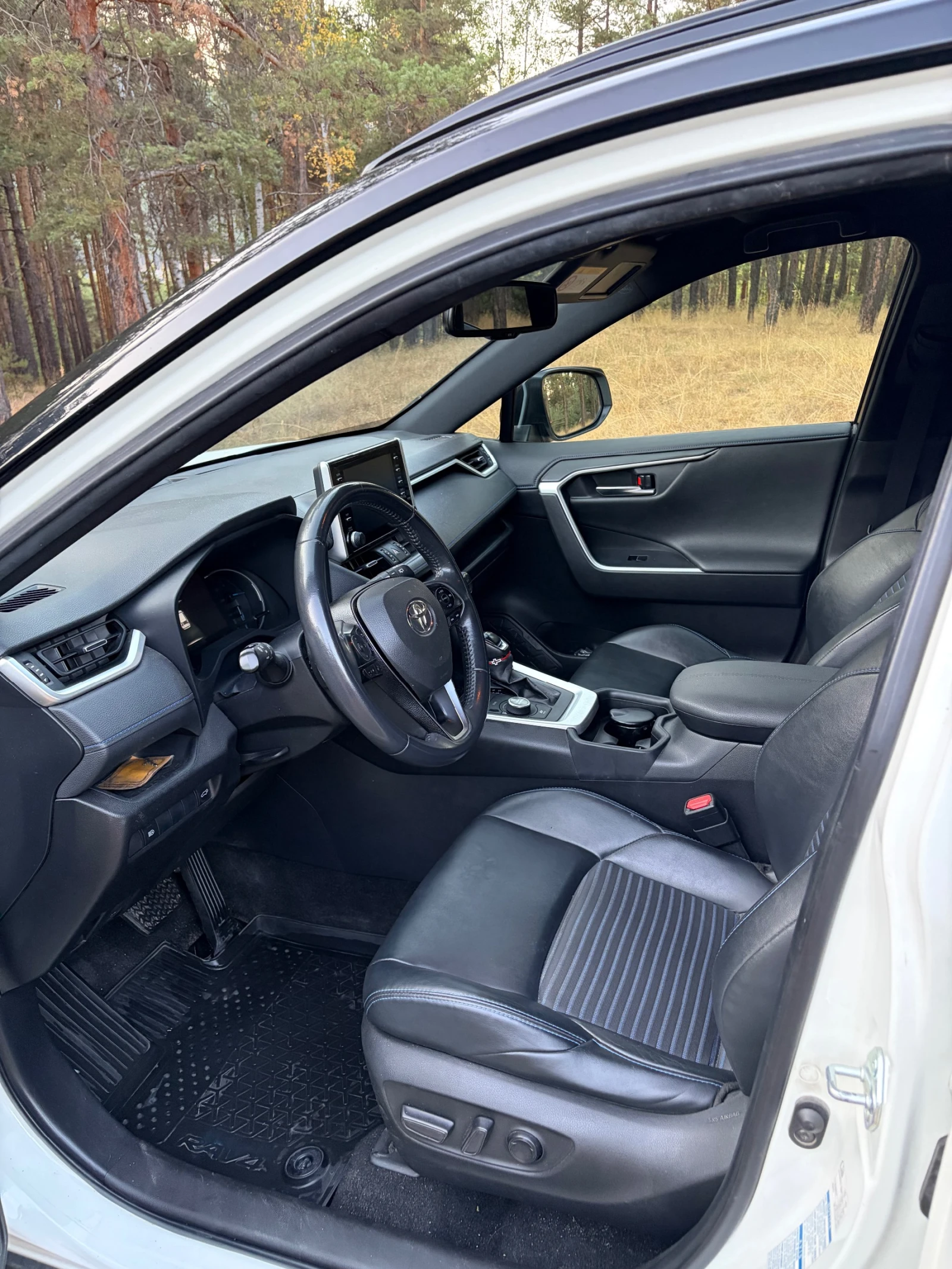 Toyota Rav4 2.5P HYBRID CVT AWD Style 2021, снимка 8 - Автомобили и джипове - 56168711