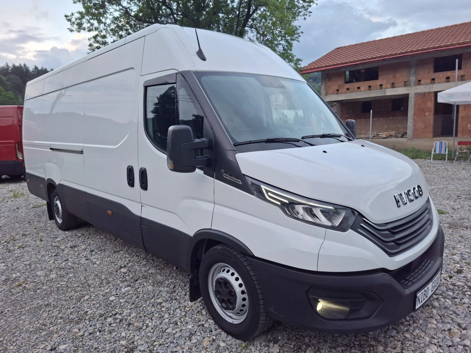 Iveco Daily 35s18MAXI* HI-MATIC* LED* A/C* NAVI* Две плъзгащи , снимка 7 - Бусове и автобуси - 55027023