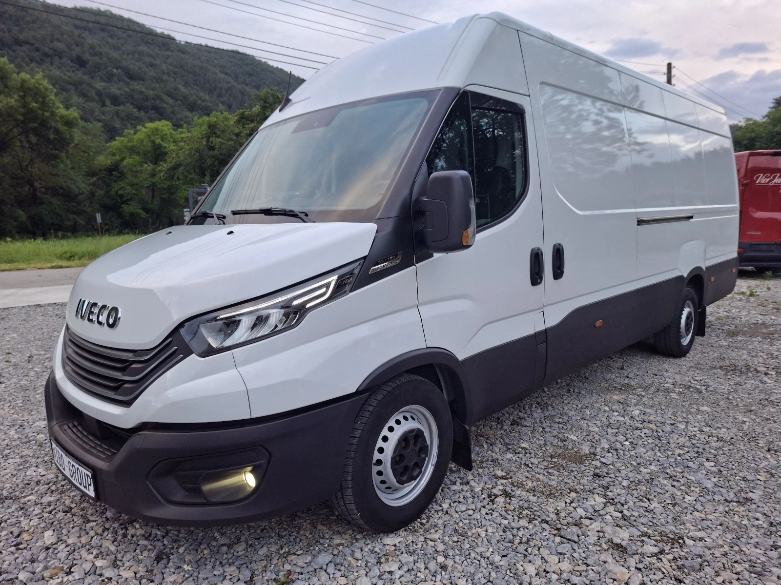 Iveco Daily 35s18MAXI* HI-MATIC* LED* A/C* NAVI* Две плъзгащи 