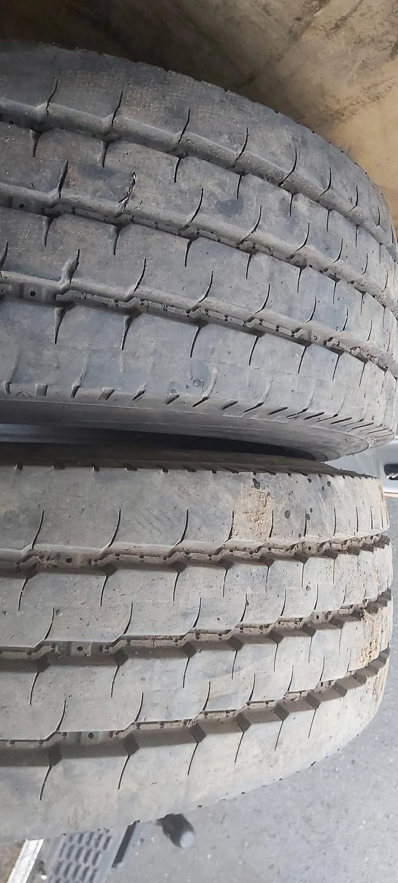 Гуми Летни 235/75R17, снимка 1 - Гуми и джанти - 32788608