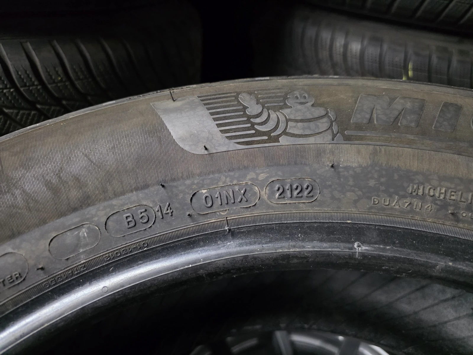 Гуми Зимни 225/60R18, снимка 8 - Гуми и джанти - 56664370