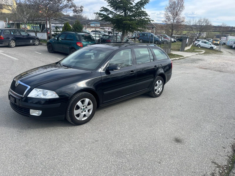 Skoda Octavia Комби, снимка 3 - Автомобили и джипове - 44824716