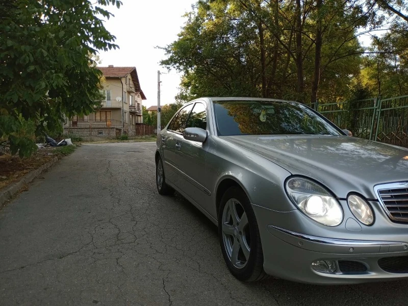 Mercedes-Benz E 320 4 Matic, снимка 3 - Автомобили и джипове - 46759682