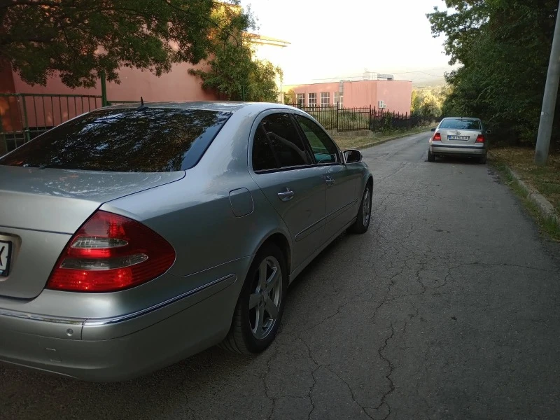 Mercedes-Benz E 320 4 Matic, снимка 7 - Автомобили и джипове - 46759682