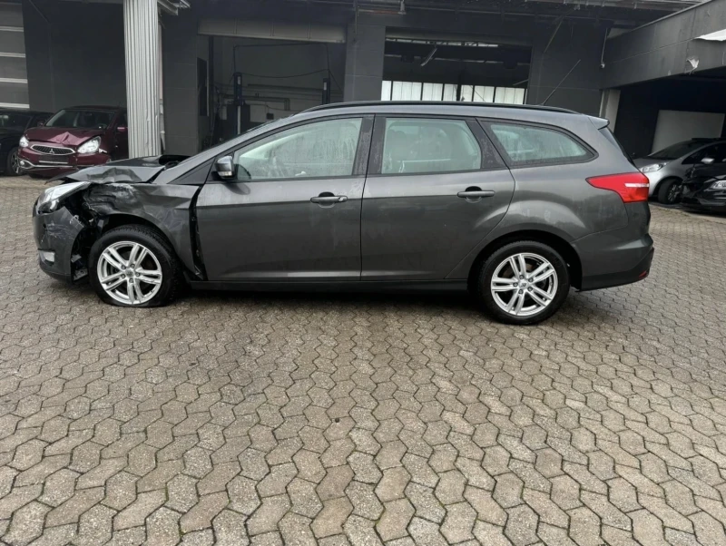 Ford Focus 1.5 TDCI блъснато нов внос Германия, снимка 4 - Автомобили и джипове - 47474731