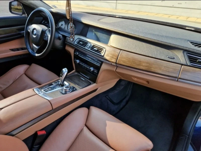 BMW 740, снимка 13 - Автомобили и джипове - 48273895