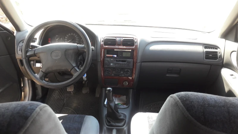 Mazda 626 1.8i, снимка 7 - Автомобили и джипове - 48743465