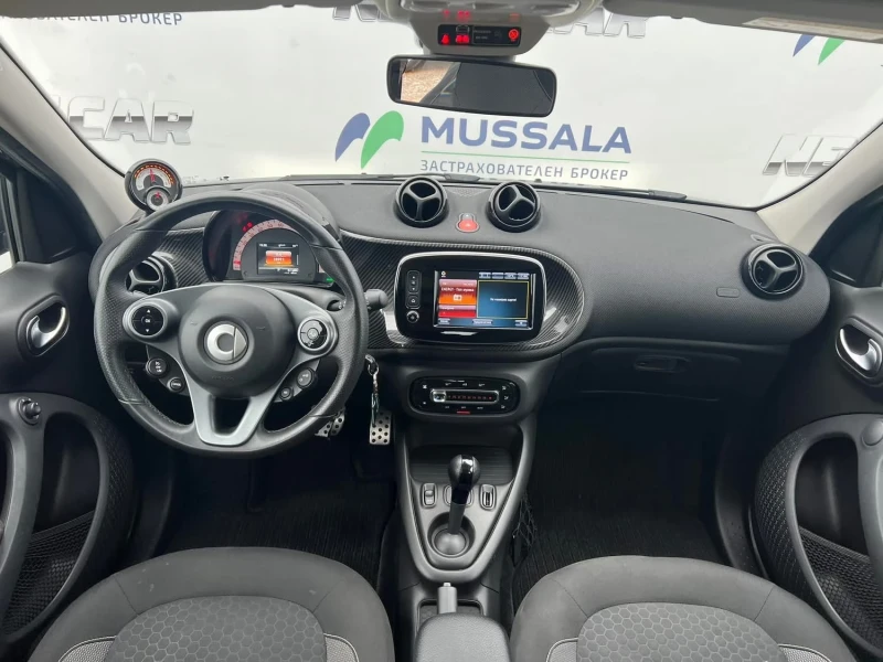 Smart Forfour, снимка 11 - Автомобили и джипове - 48996215