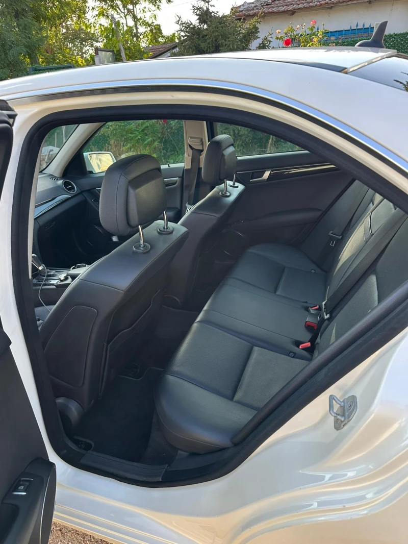 Mercedes-Benz C 180, снимка 9 - Автомобили и джипове - 52444932