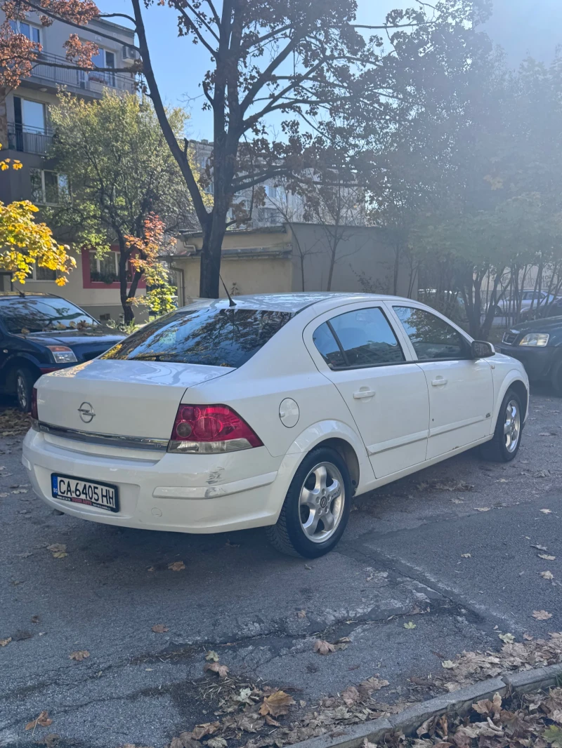Opel Astra, снимка 3 - Автомобили и джипове - 52296508