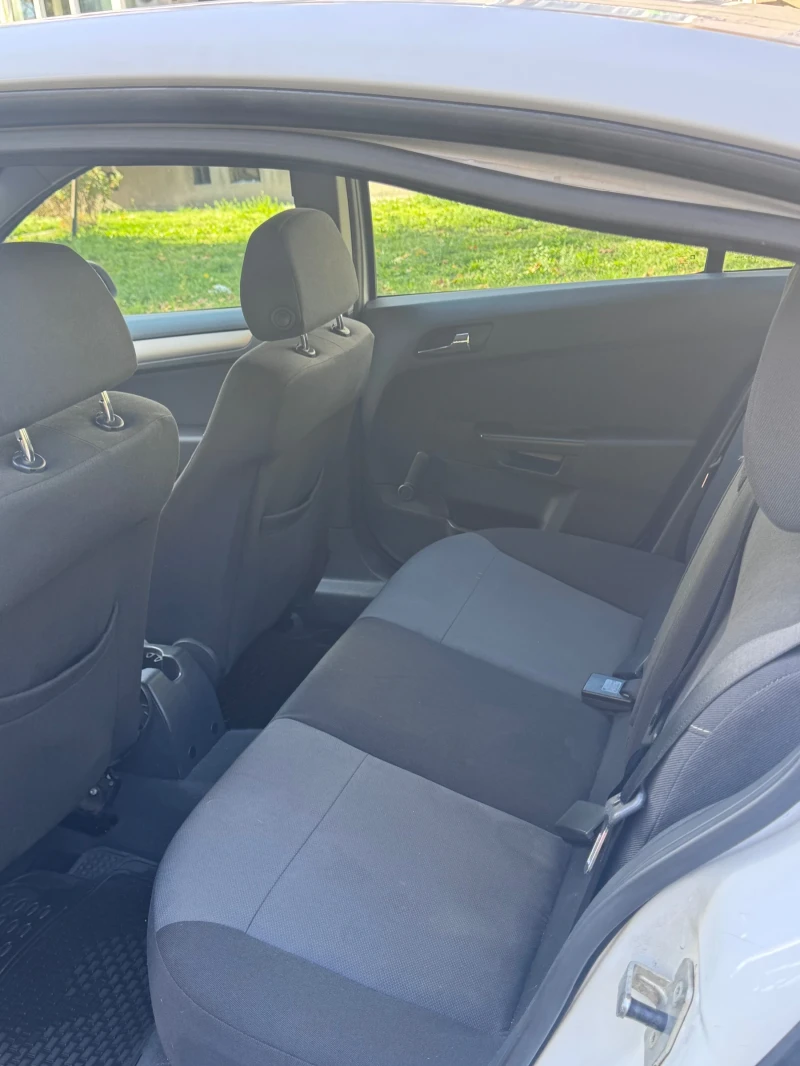 Opel Astra, снимка 9 - Автомобили и джипове - 52296508